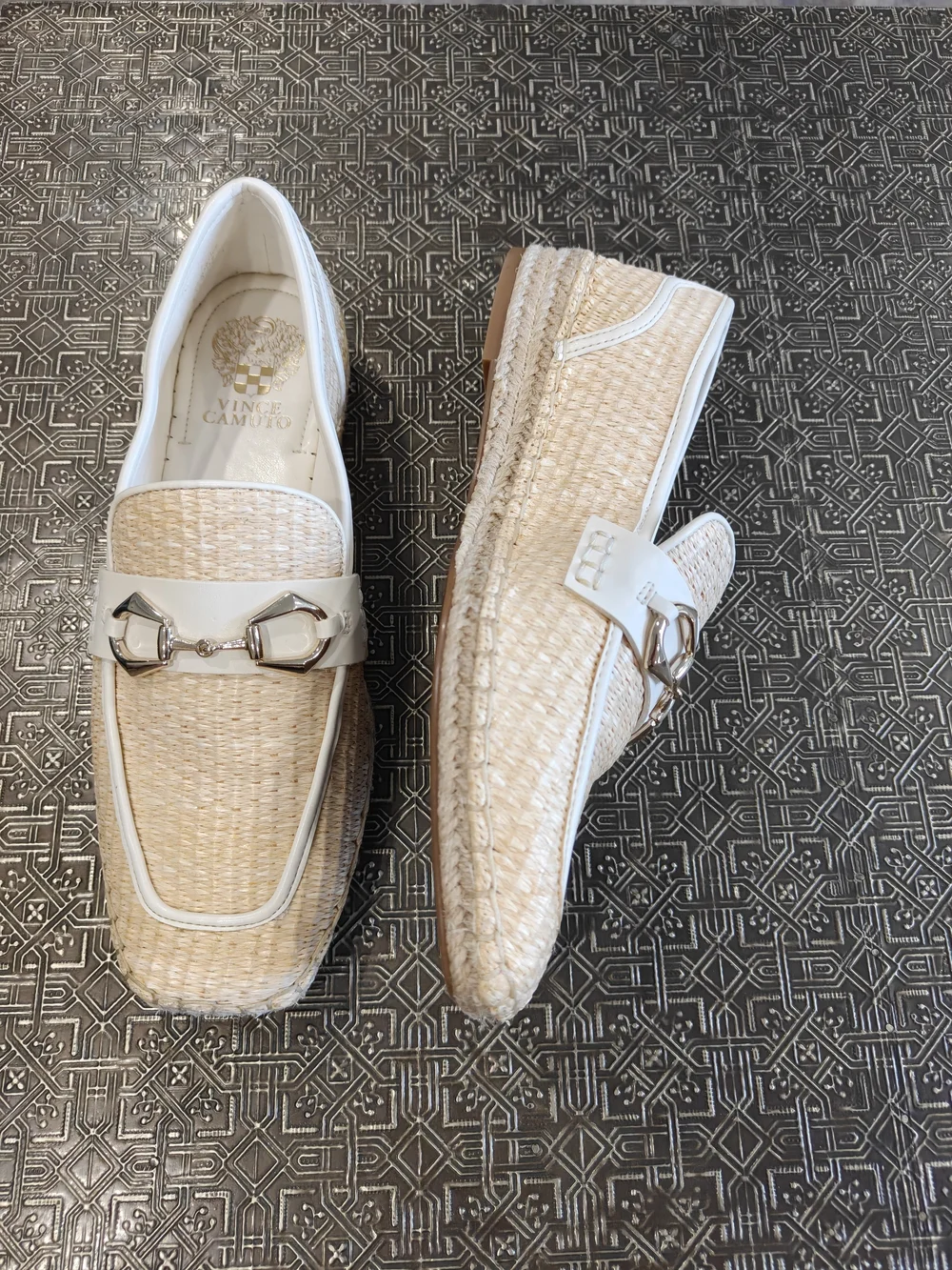 Vince Camuto Marynis Woven Loafers Great shape size 10